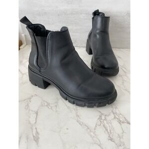 Steve Madden Howler Boots Women Sz 8 Black Lug Sole Chunky Goth